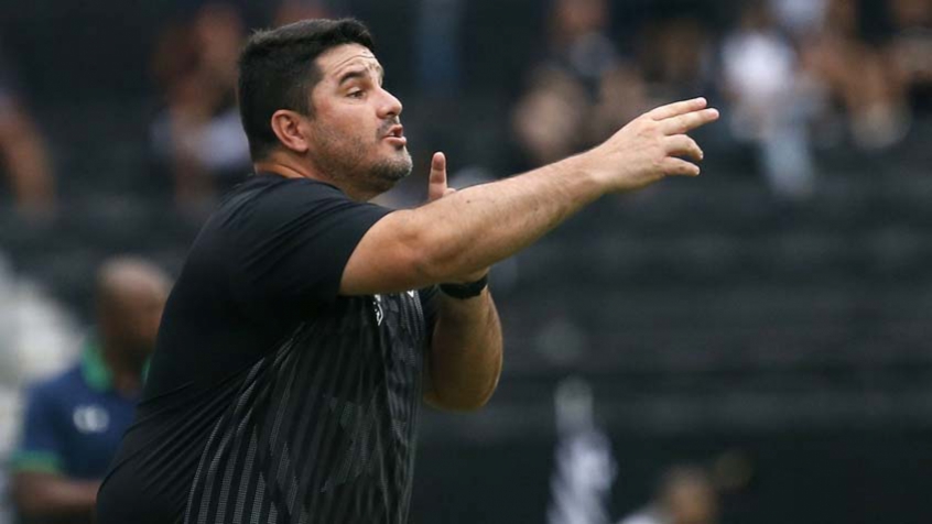 Eduardo Barroca não resiste e é demitido do Botafogo