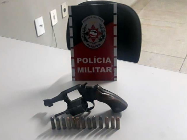 Polícia Militar apreende arma de fogo em poder de homem na região de Patos
