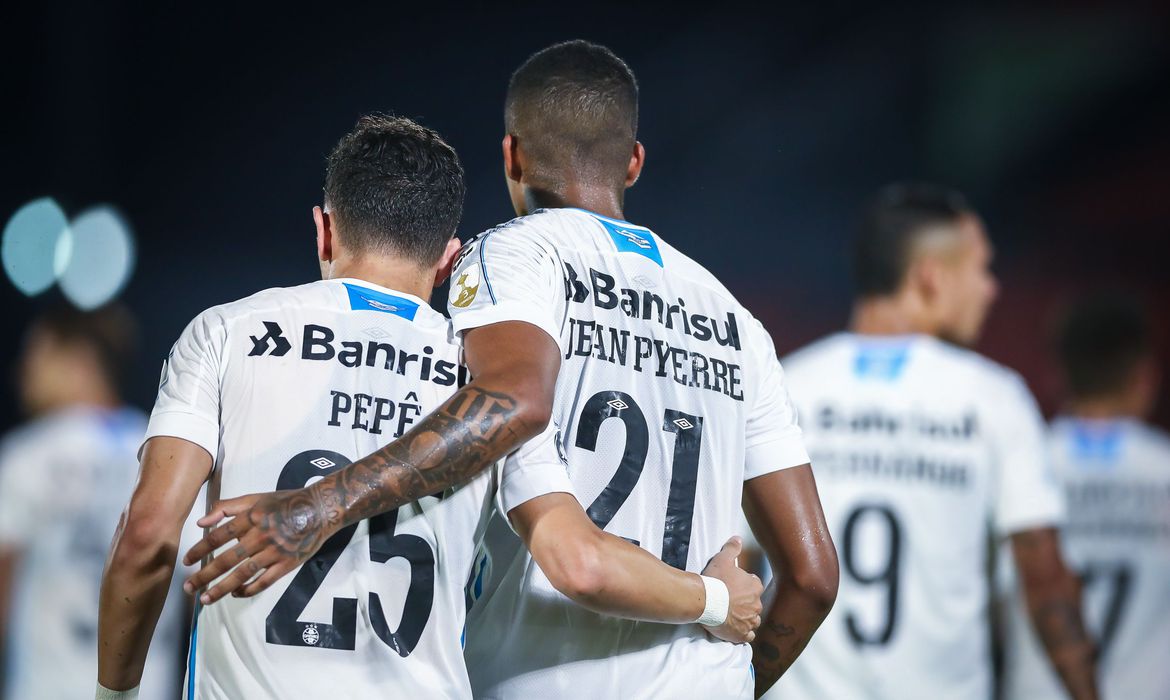 Libertadores: Grêmio vence Guaraní por 2 a 0 no Paraguai