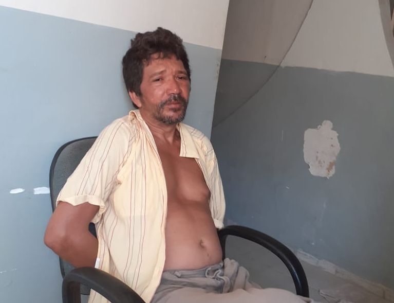 Após ameaçar matar a mulher e o filho, homem é preso por posse de arma de fogo em Sousa