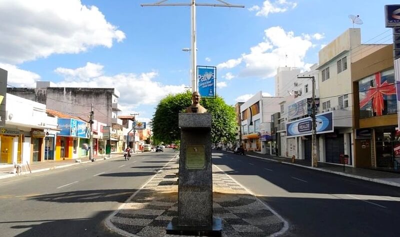 Prefeito de Patos diz que Comércio não será fechado. Veja