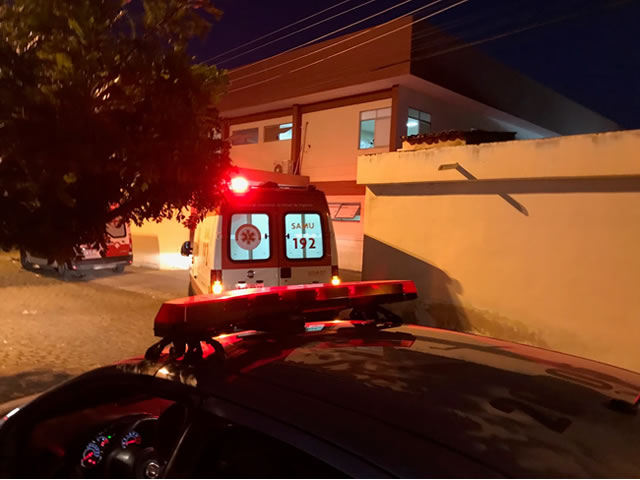 Popular é alvejado com tiro na virilha em Bonito de Santa Fé