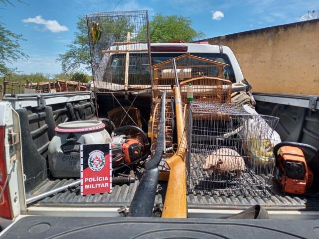 Polícia apreende uma arma de fogo, sete animais silvestres e um veículo com restrição de roubo em São José de Espinharas