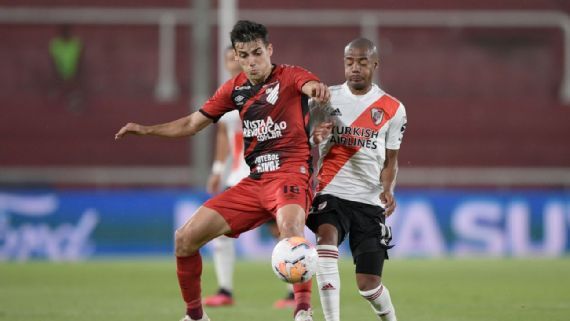 Libertadores: River Plate joga melhor, vence o Athletico-PR e avança às quartas de final