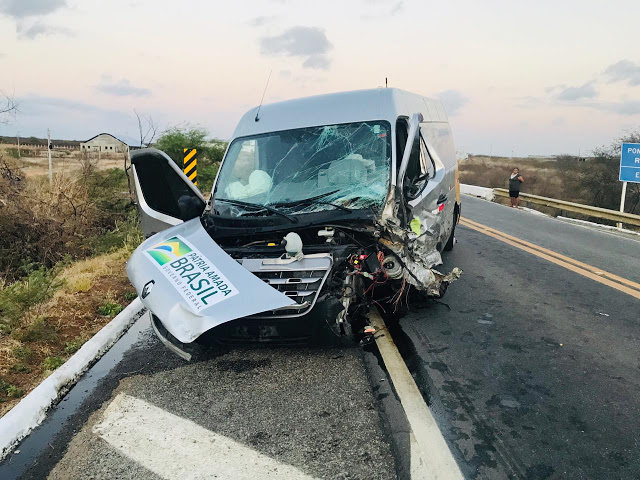 Proprietário da Van fala sobre acidente na BR-230 e diz que alguns passageiros não usavam cinto de segurança . Ouça: