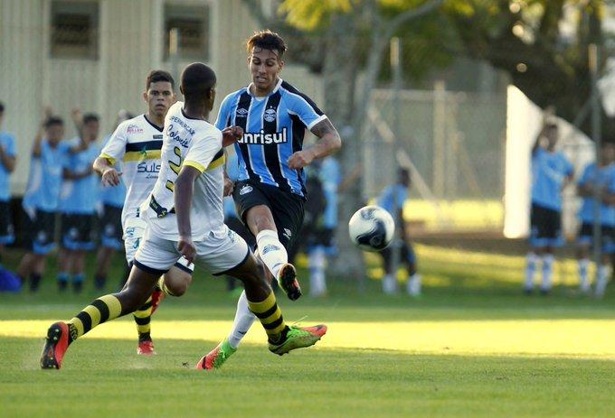 Ex-jogador do Grêmio e do Inter morre após cair de prédio na Argentina