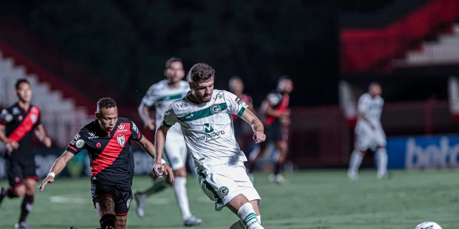 Goiás vence clássico contra o Atlético-GO e segue reação no Campeonato Brasileiro
