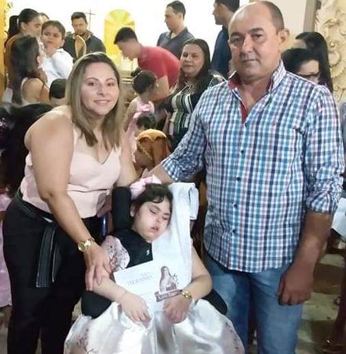 Dia da Criança Especial: Família de Santa Terezinha-PB dar muito amor e qualidade de vida a sua filha com paralisia cerebral