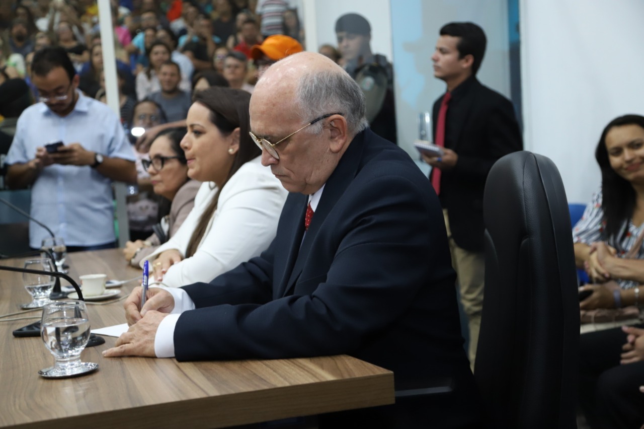 Prefeito interino Ivanes Lacerda diz que alguns vereadores dificultaram a apreciação do projeto de lei do Código Tributário. Ouça