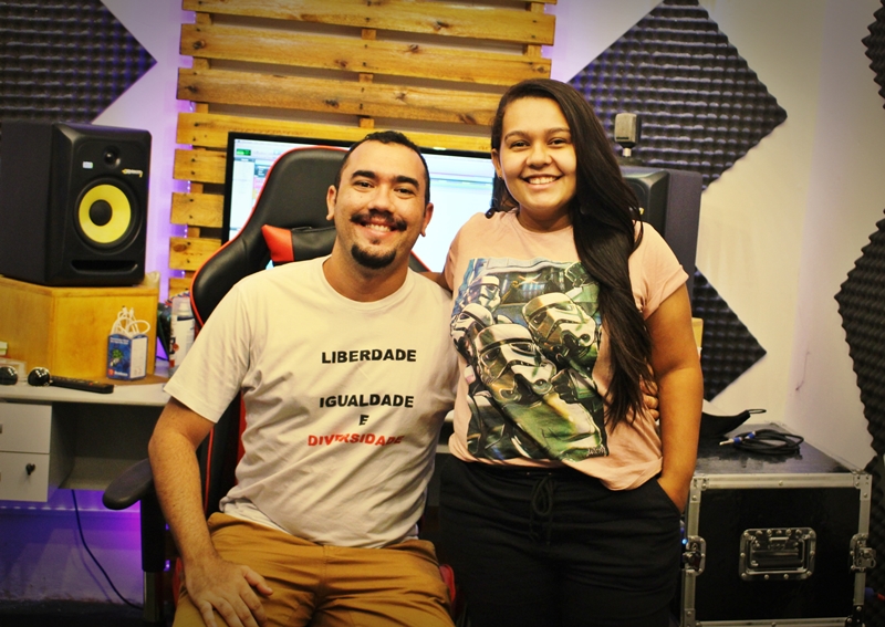 Cantora Saiô lança canção em homenagem a livro infantil de Artista Patoense