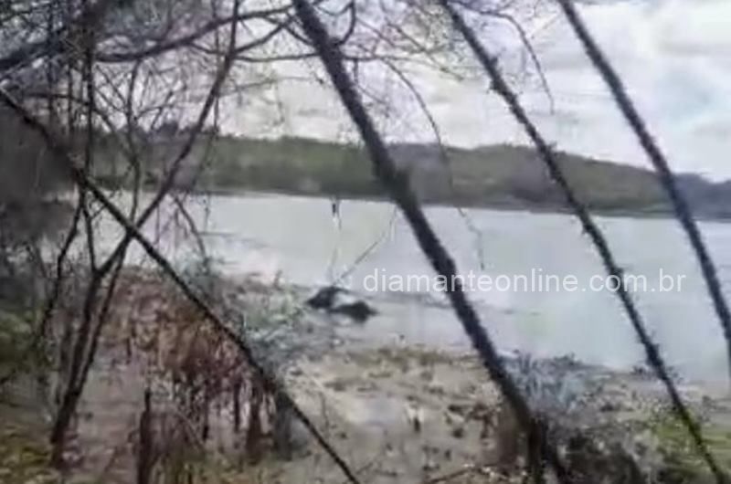 Corpo em estado de decomposição é encontrado dentro de açude no Vale do Piancó