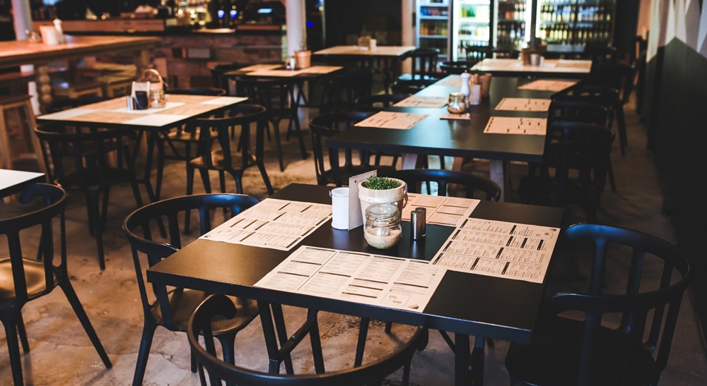 Doze municípios em bandeira vermelha do Sertão e Alto Sertão terão horários de funcionamento de bares reduzidos