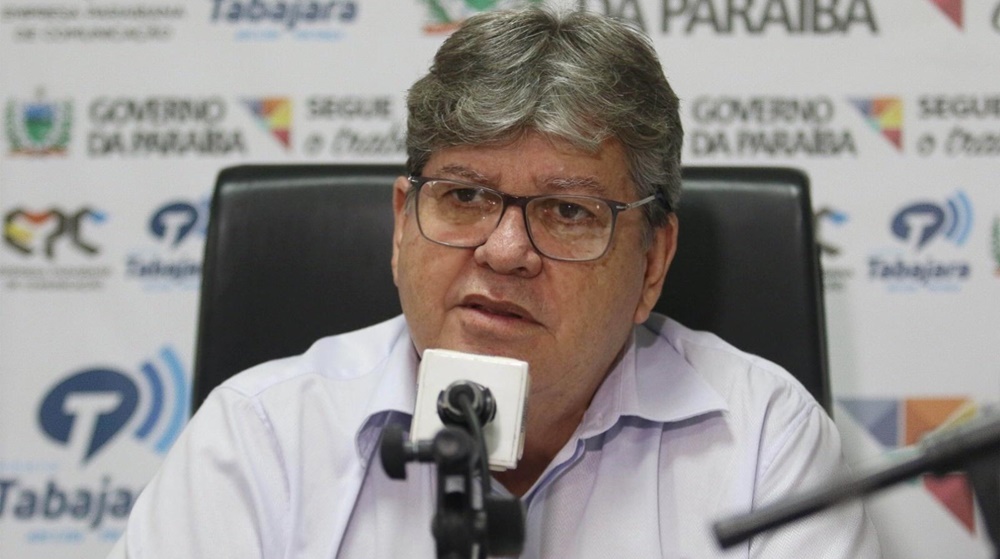 Governador da Paraíba afirma que aumento acentuado de casos da Covid-19 está no sertão do estado. Ouça