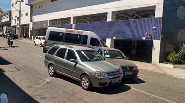 Carros colidem no centro de Patos na manhã desta terça-feira (15)