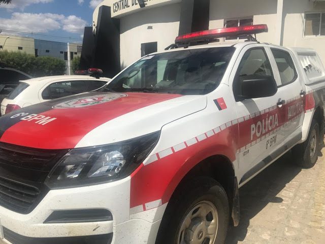 Indivíduo armado de revólver tenta matar dois jovens na tarde desta terça-feira em Cajazeiras