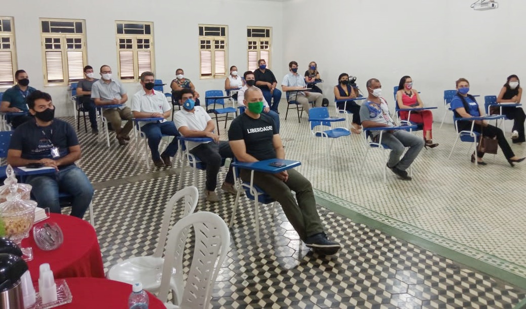 Em Patos reunião discute possibilidade das escolas privadas voltarem a funcionar em Fevereiro