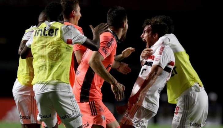 BRASILEIRÃO: São Paulo vence 'final antecipada' e abre vantagem na liderança