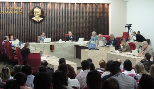 TCE aprecia recursos de ex-prefeitos e julga as contas de oito municípios na sessão desta 4ª feira (09)