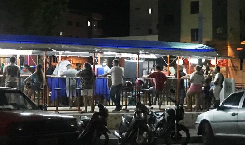 Prefeitura de Patos não se posiciona sobre barraca de jogo de azar sem autorização que funciona na Praça Getúlio Vargas, em Patos