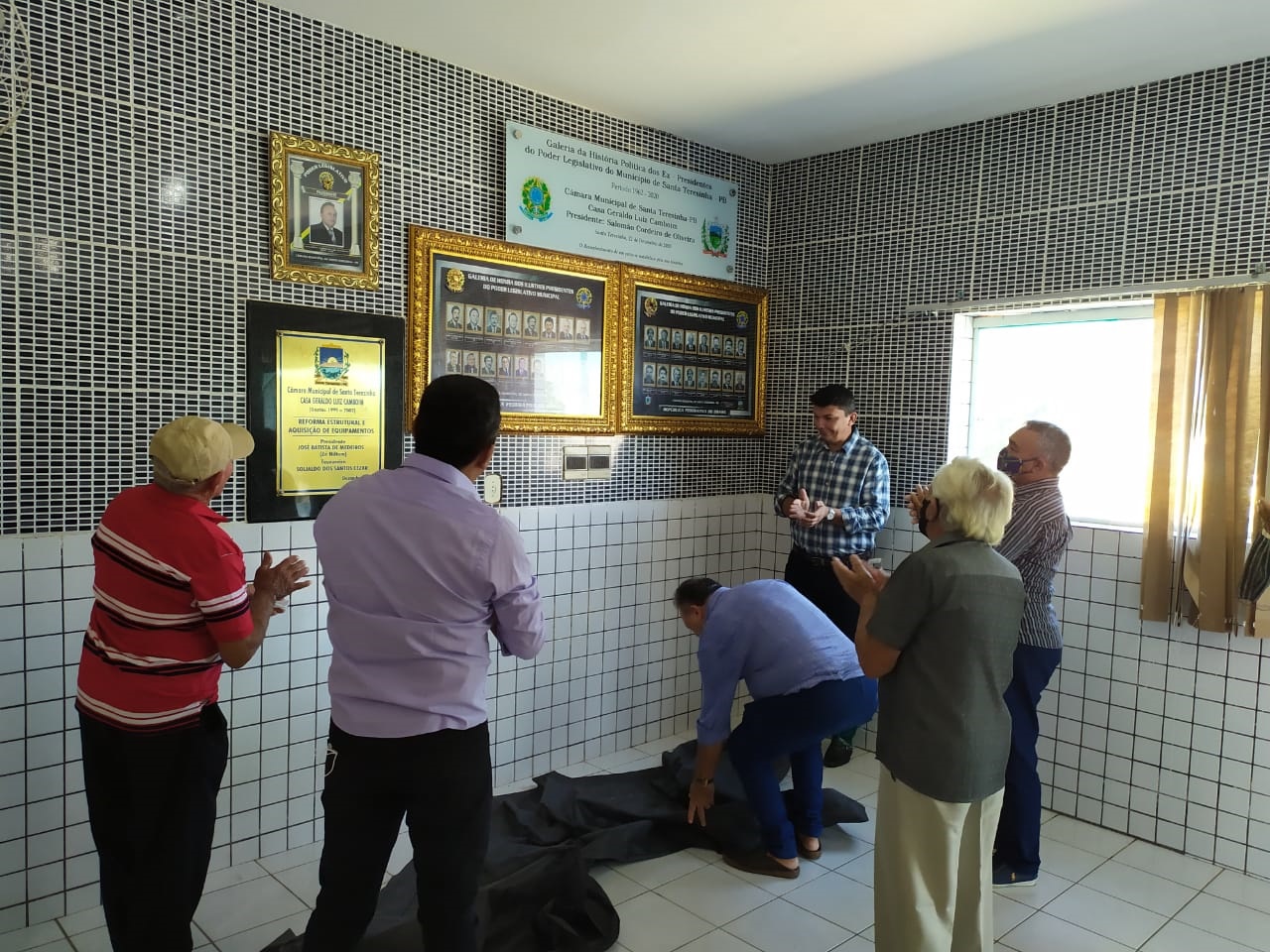 Câmara Municipal de Santa Terezinha inaugura galeria dos Ex-Presidentes