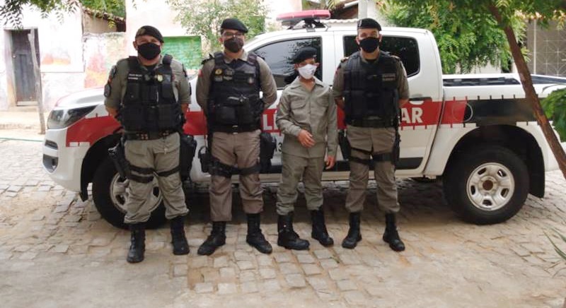 Criança pede farda da PM a Papai Noel e recebe surpresa de policiais