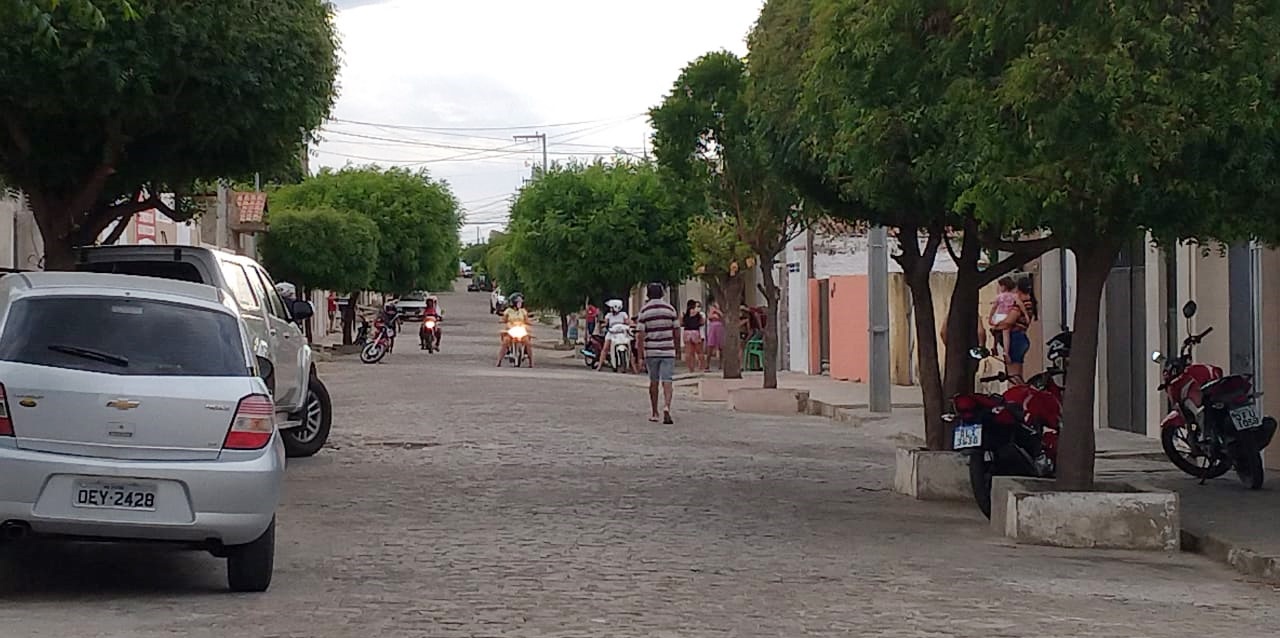 Homem é alvejado a tiros na tarde deste sábado (26) no Bivar Olinto, em Patos