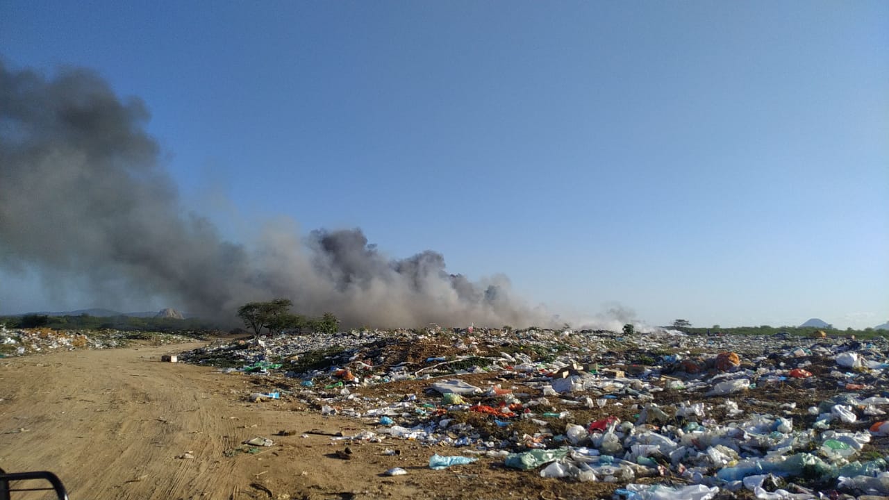 Secretário de Serviços Públicos diz que incêndio no Lixão de Patos pode ter sido criminoso