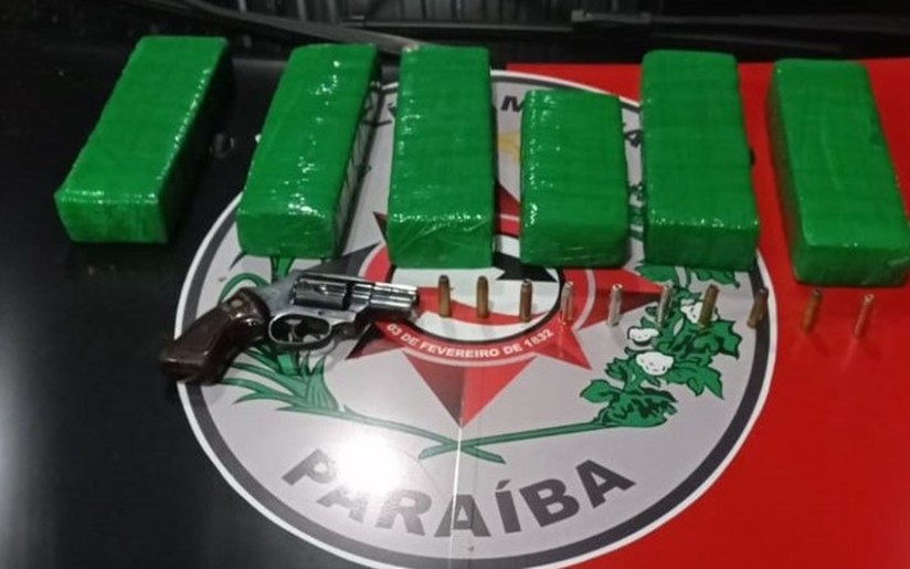 Mulheres são presas suspeitas de levar drogas para ser comercializada durante réveillon no Sertão