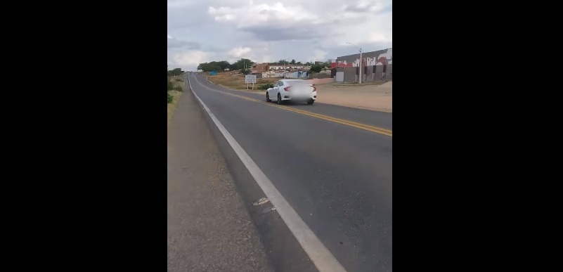 Internauta flagra veículos em alta velocidade na BR-230 e reclama da falta de redutores de velocidade