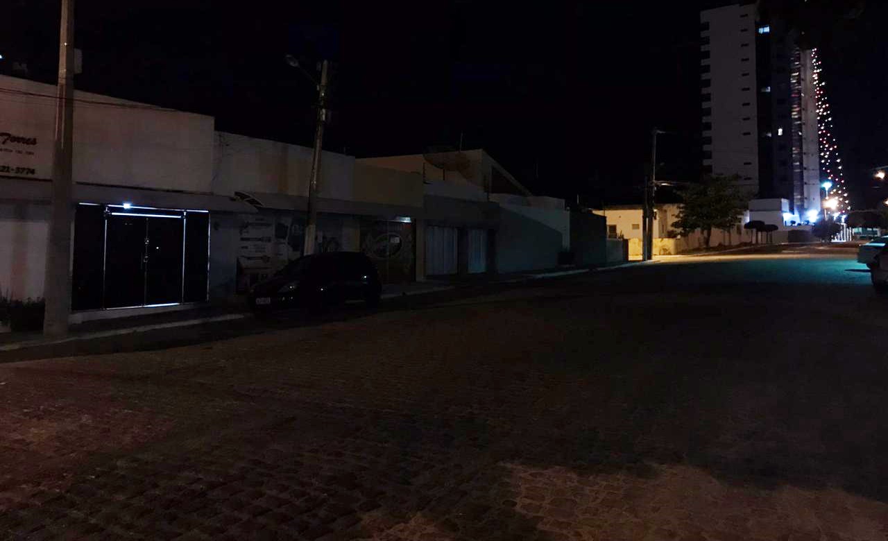 Cidadão reclama da escuridão e faz apelo à Prefeitura de Patos para repor iluminação no bairro Brasília - Saiba mais.
