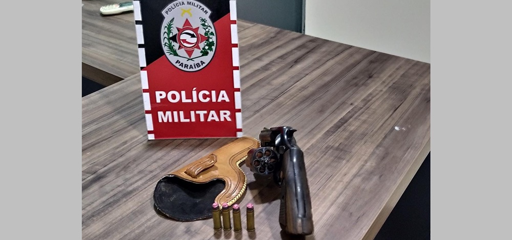 PM detém suspeitos e apreende arma de fogo durante operação policial em Santa Luzia-PB