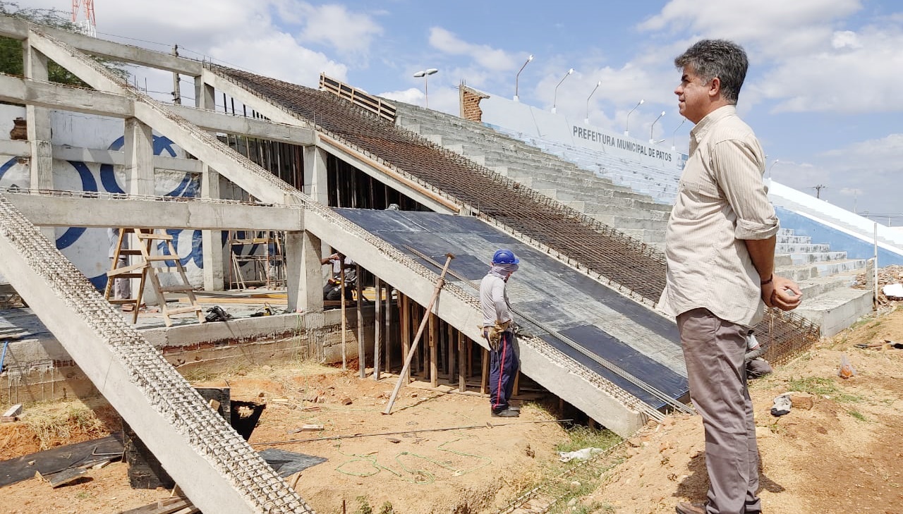 Vereador Marco César visita obras do estádio José Cavalcanti, e apresenta propostas que podem ser implementadas no estádio