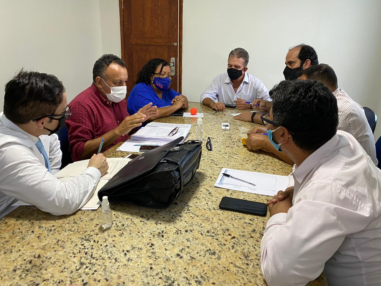 Sindicatos se reúnem com prefeito de Patos e discutem decreto municipal