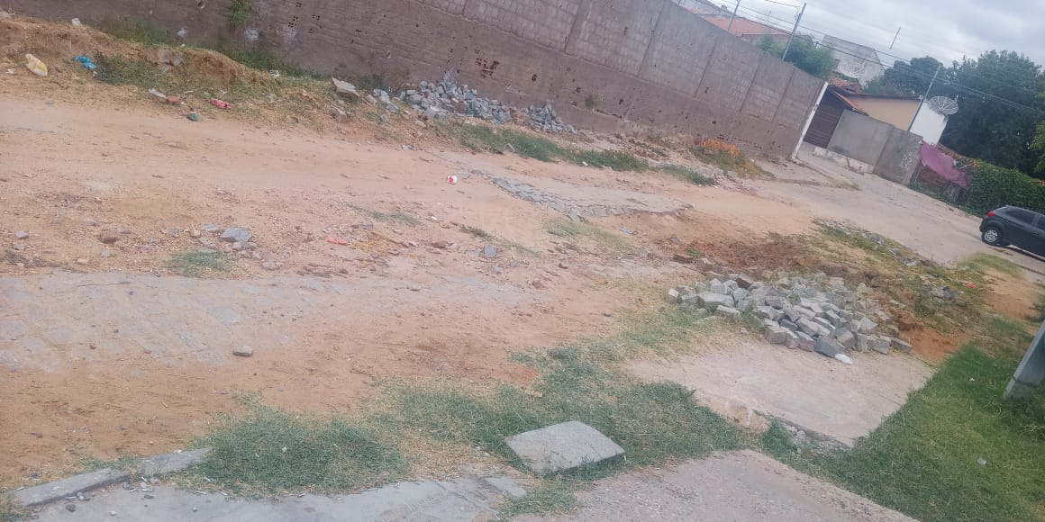 Moradores da Rua Inácio de Loiola fazem apelo a Prefeitura para realização de consertos na Infraestrutura