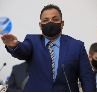 Vereador Patoense quer projeto que obrigue filhos de políticos com mandatos a estudarem em escolas públicas