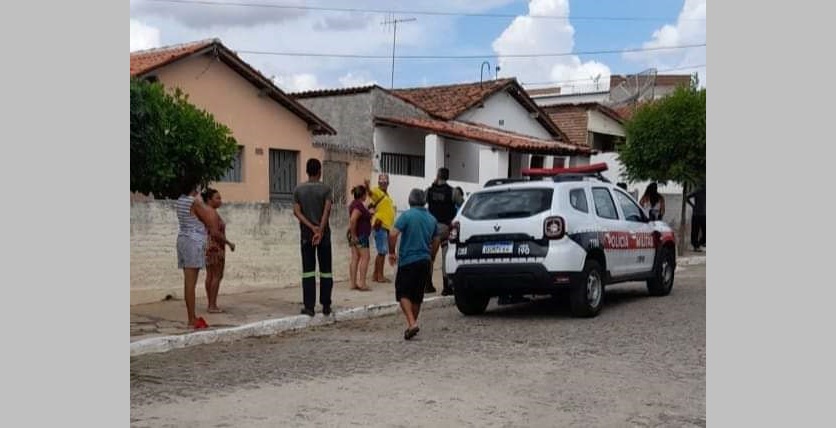 Corpo de um homem é encontrado dentro de residência em Santa Luzia-PB na tarde desta terça-feira (12)