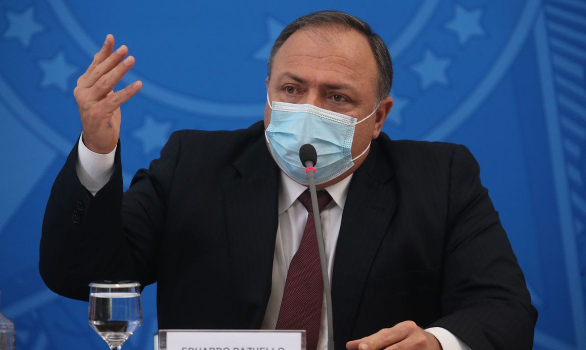 Ministro reafirma que a população brasileira começará a ser vacinada ainda este mês contra a covid-19