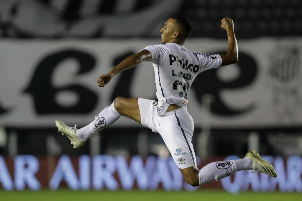 Santos amassa o Boca Juniors e enfrentará o Palmeiras na final da Libertadores