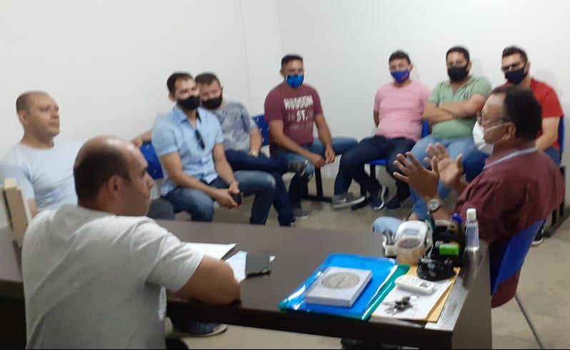 Reunião é realizada entre Sttrans e taxistas para discutir polêmica do taxímetro em Patos