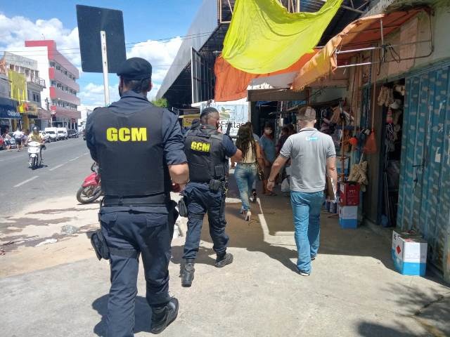 Fiscalização de protocolo sanitário contra a Covid-19 em bares e restaurantes de Patos segue intensificando ações