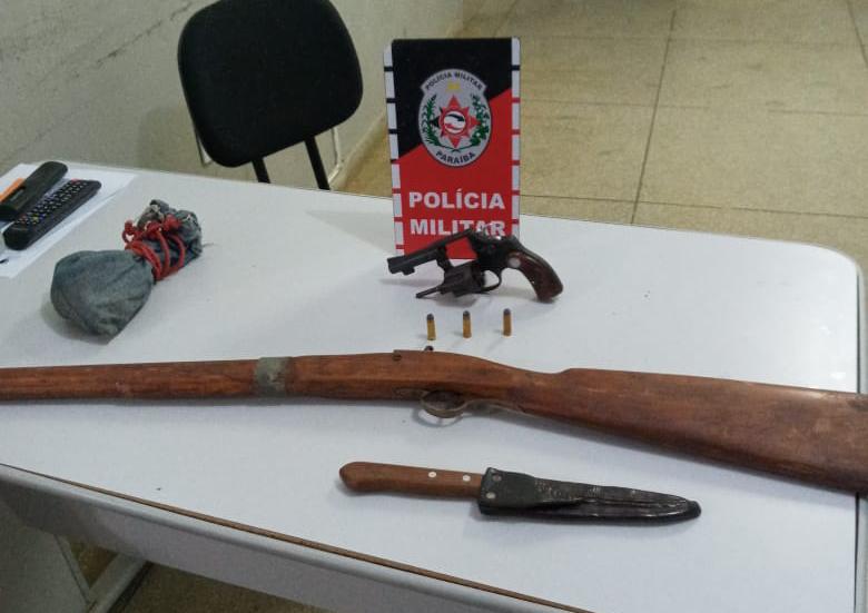 Policia Militar apreende armas de fogo e conduz suspeito em Maturéia