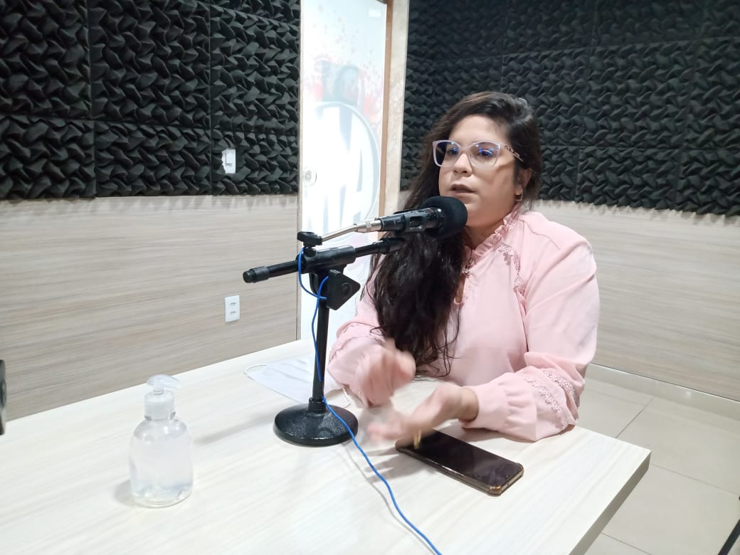 Diretora Regional afirma que vacinação contra a covid-19 deve ocorrer de forma integrada com os municípios. Ouça;