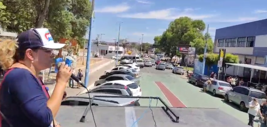 Escolas privadas de Patos realizam manifestação e pedem retorno no sistema híbrido às salas de aula