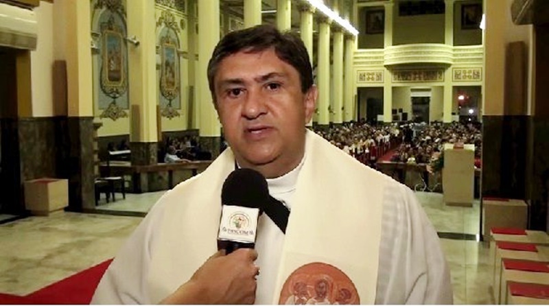 Padre Ronaldo Marques testa positivo para Covid-19; fiéis estão orando por sua recuperação