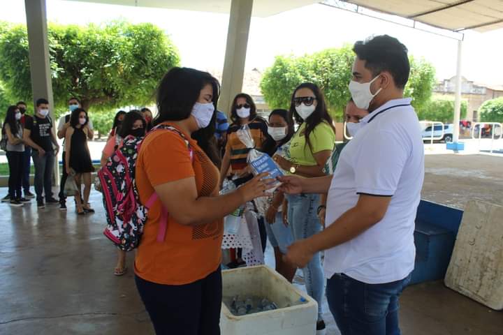 Secretaria de Educação de Malta disponibiliza ônibus para os alunos do Enem