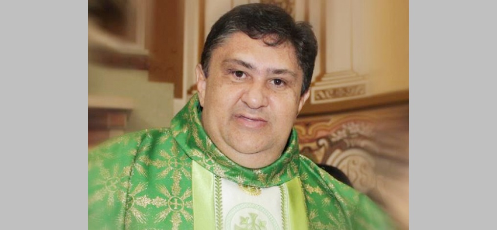 Quadro de saúde do Padre Ronaldo melhora e ele já respira sem suporte de oxigênio. O padre fala sobre sua saúde. Ouça