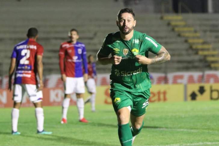 SÉRIE B: Cuiabá fica perto do acesso e Botafogo da queda; CSA volta ao G-4