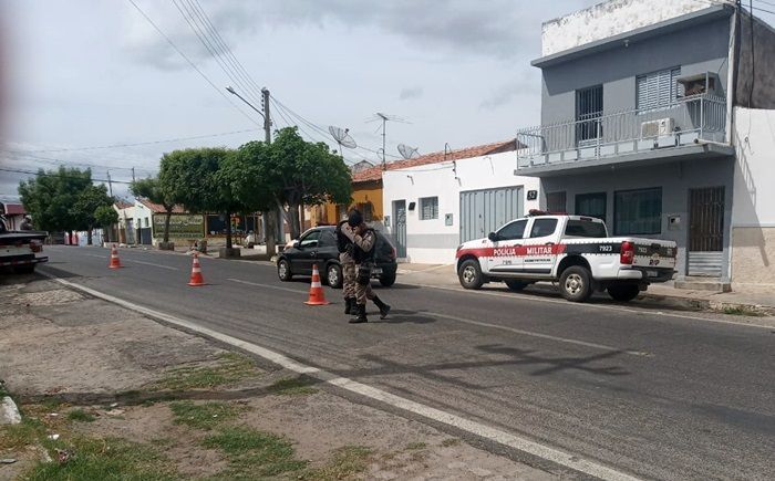 4ª CPTRAN realiza operação e prisão por embriaguez ao volante em Patos