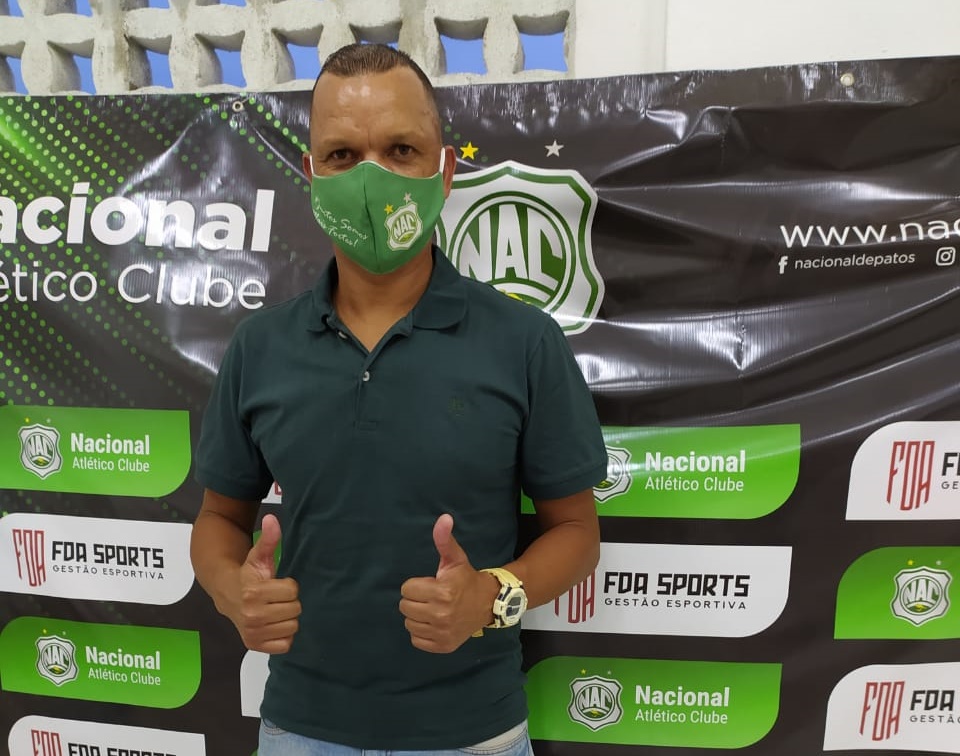 Técnico Warley Santos espera dar cara nova ao futebol do Nacional de Patos