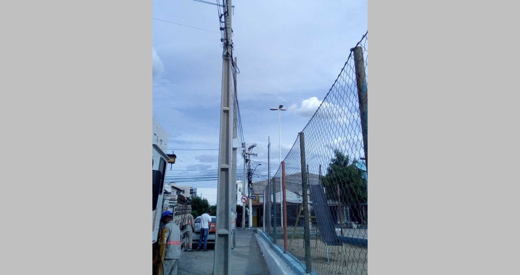Em Nota Energisa esclarece que resolveu problema de localização de poste no bairro do Jatobá. Veja